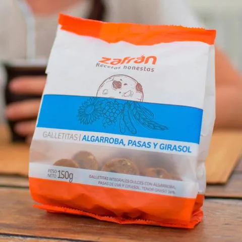 Zafrán galletitas de algarroba, pasas y girasol